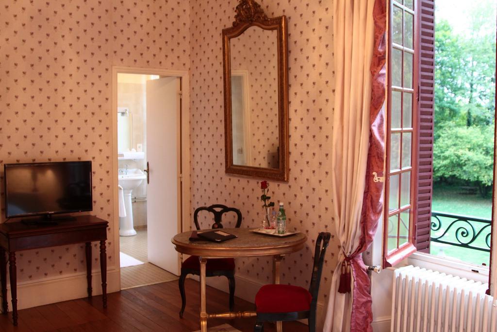 Bed and Breakfast Chateau Du Breuil Gevrolles Zimmer foto