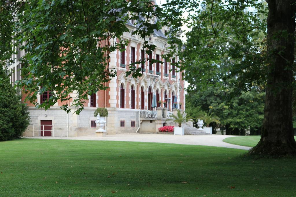 Bed and Breakfast Chateau Du Breuil Gevrolles Exterior foto